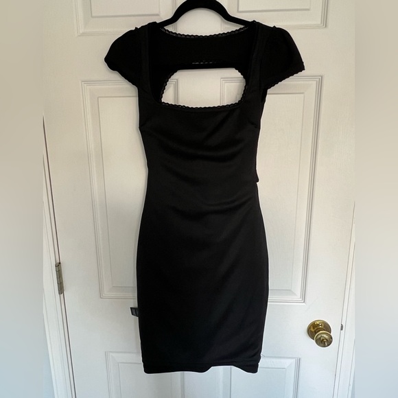 🖤Lulu’s Serena Bodycon Dress🖤 - Picture 10 of 15